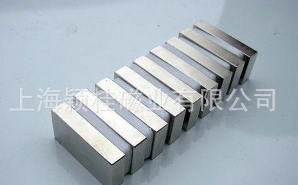 強(qiáng)力磁鐵?的吸引力，讓你我?連?，緊密相連！